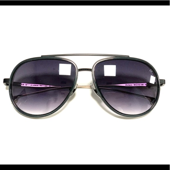 Entourage of 7 - Picture 1 of 3